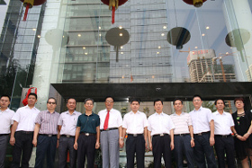 仪式圆满结束后，参与此次活动的各位领导及来宾进行了亲切的合影留念